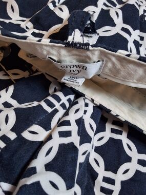Crown & Ivy Navy and White Chain-Print Shorts